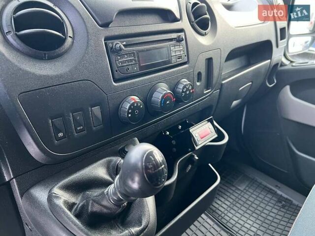 Белый Рено Мастер, объемом двигателя 2.3 л и пробегом 232 тыс. км за 18900 $, фото 37 на Automoto.ua