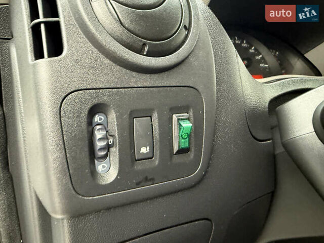 Рено Мастер 2015 в Дубно на Automoto.ua Белый Рено Мастер, объемом двигателя 0 л и пробегом 288 тыс. км за 17700 $, фото 32 на Automoto.ua