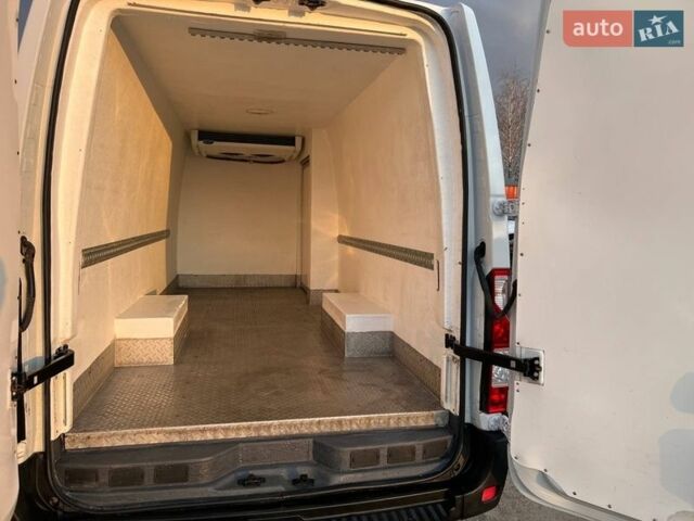 Белый Рено Мастер, объемом двигателя 2.3 л и пробегом 337 тыс. км за 18900 $, фото 21 на Automoto.ua