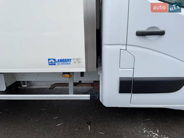 Білий Рено Мастєр, об'ємом двигуна 2.3 л та пробігом 388 тис. км за 21800 $, фото 30 на Automoto.ua