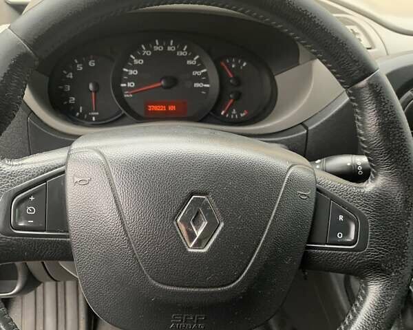 Белый Рено Мастер, объемом двигателя 2.3 л и пробегом 380 тыс. км за 16500 $, фото 4 на Automoto.ua