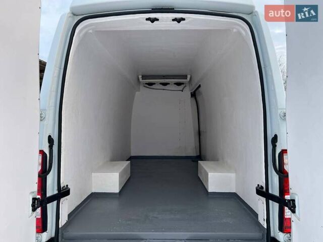 Белый Рено Мастер, объемом двигателя 2.3 л и пробегом 232 тыс. км за 18900 $, фото 24 на Automoto.ua