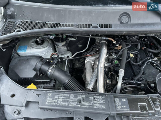 Білий Рено Мастєр, об'ємом двигуна 2.3 л та пробігом 388 тис. км за 21800 $, фото 33 на Automoto.ua