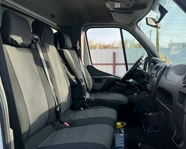 Белый Рено Мастер, объемом двигателя 2.3 л и пробегом 495 тыс. км за 14000 $, фото 14 на Automoto.ua