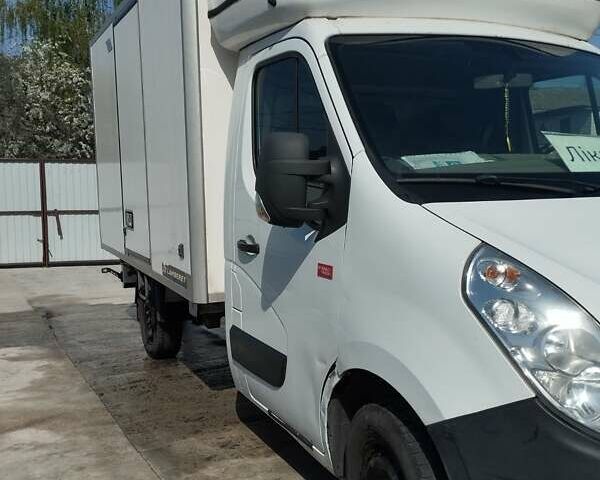 Белый Рено Мастер, объемом двигателя 2.3 л и пробегом 495 тыс. км за 14000 $, фото 1 на Automoto.ua