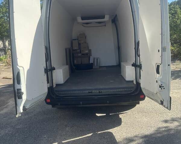 Белый Рено Мастер, объемом двигателя 2.3 л и пробегом 401 тыс. км за 16300 $, фото 16 на Automoto.ua