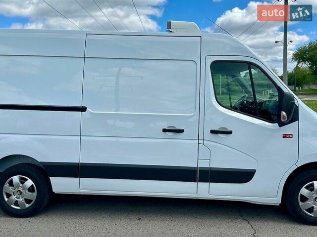 Белый Рено Мастер, объемом двигателя 2.3 л и пробегом 307 тыс. км за 18850 $, фото 4 на Automoto.ua
