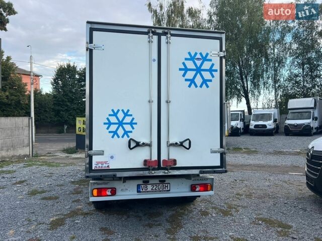 Белый Рено Мастер, объемом двигателя 2.3 л и пробегом 235 тыс. км за 18900 $, фото 10 на Automoto.ua