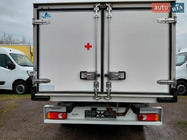 Белый Рено Мастер, объемом двигателя 2.3 л и пробегом 263 тыс. км за 14600 $, фото 4 на Automoto.ua