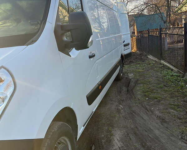 Белый Рено Мастер, объемом двигателя 2.3 л и пробегом 250 тыс. км за 21000 $, фото 1 на Automoto.ua