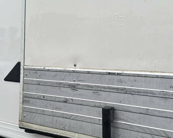 Белый Рено Мастер, объемом двигателя 2.3 л и пробегом 225 тыс. км за 23300 $, фото 4 на Automoto.ua