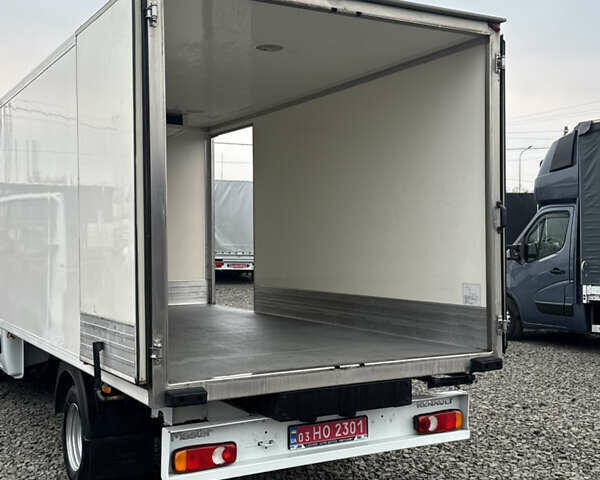 Белый Рено Мастер, объемом двигателя 2.3 л и пробегом 225 тыс. км за 23300 $, фото 5 на Automoto.ua