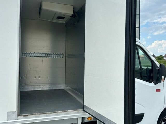 Белый Рено Мастер, объемом двигателя 2.3 л и пробегом 270 тыс. км за 22900 $, фото 35 на Automoto.ua