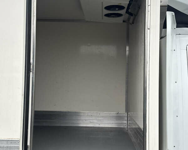 Белый Рено Мастер, объемом двигателя 2.3 л и пробегом 225 тыс. км за 23300 $, фото 9 на Automoto.ua