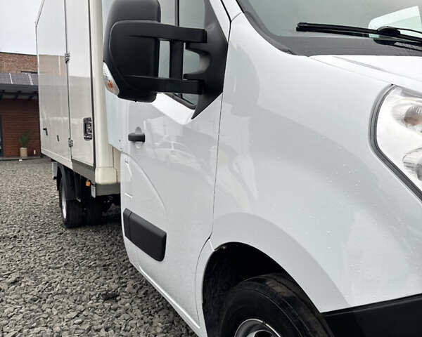 Белый Рено Мастер, объемом двигателя 2.3 л и пробегом 225 тыс. км за 23300 $, фото 47 на Automoto.ua