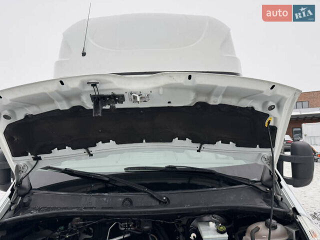 Белый Рено Мастер, объемом двигателя 2.3 л и пробегом 170 тыс. км за 22700 $, фото 23 на Automoto.ua