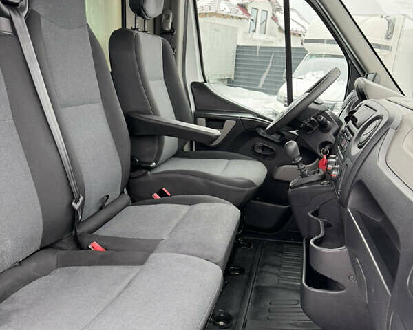 Белый Рено Мастер, объемом двигателя 2.3 л и пробегом 170 тыс. км за 22700 $, фото 11 на Automoto.ua