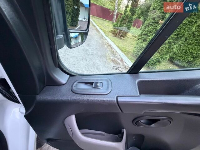 Білий Рено Мастєр, об'ємом двигуна 2.3 л та пробігом 212 тис. км за 17900 $, фото 49 на Automoto.ua