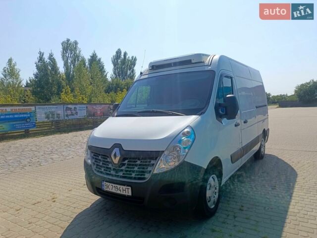 Белый Рено Мастер, объемом двигателя 2.3 л и пробегом 370 тыс. км за 15000 $, фото 1 на Automoto.ua
