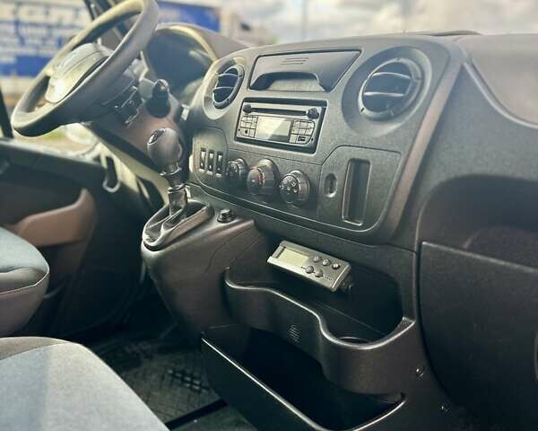 Білий Рено Мастєр, об'ємом двигуна 2.3 л та пробігом 296 тис. км за 18750 $, фото 33 на Automoto.ua