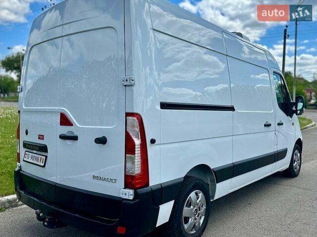 Белый Рено Мастер, объемом двигателя 2.3 л и пробегом 307 тыс. км за 18850 $, фото 7 на Automoto.ua