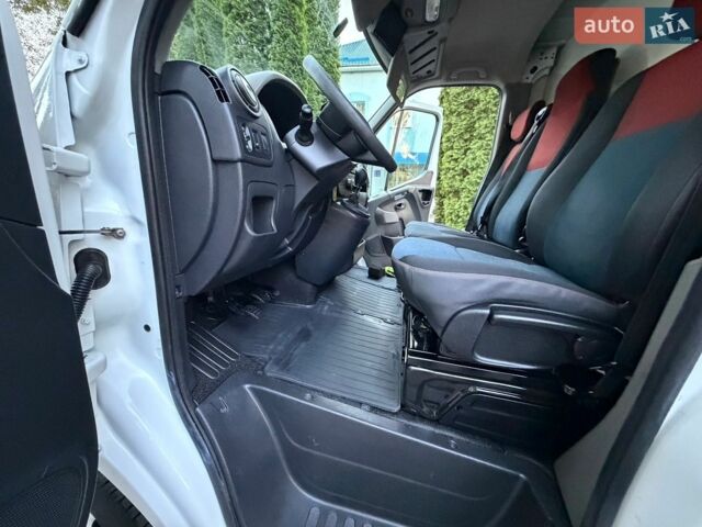 Белый Рено Мастер, объемом двигателя 2.3 л и пробегом 212 тыс. км за 17600 $, фото 36 на Automoto.ua
