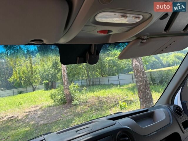 Белый Рено Мастер, объемом двигателя 2.3 л и пробегом 337 тыс. км за 13600 $, фото 17 на Automoto.ua