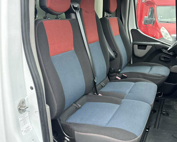 Белый Рено Мастер, объемом двигателя 2.3 л и пробегом 225 тыс. км за 23300 $, фото 31 на Automoto.ua