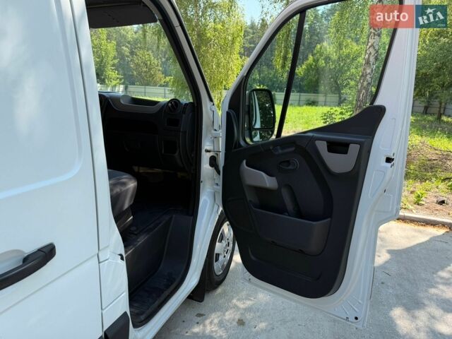 Белый Рено Мастер, объемом двигателя 2.3 л и пробегом 337 тыс. км за 13600 $, фото 16 на Automoto.ua
