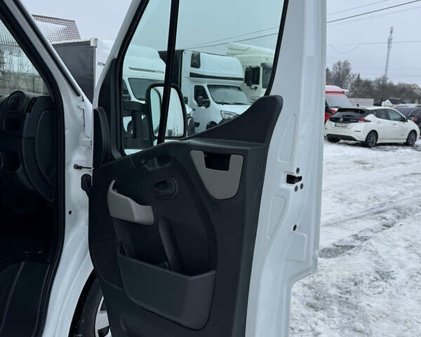 Белый Рено Мастер, объемом двигателя 2.3 л и пробегом 170 тыс. км за 22700 $, фото 13 на Automoto.ua