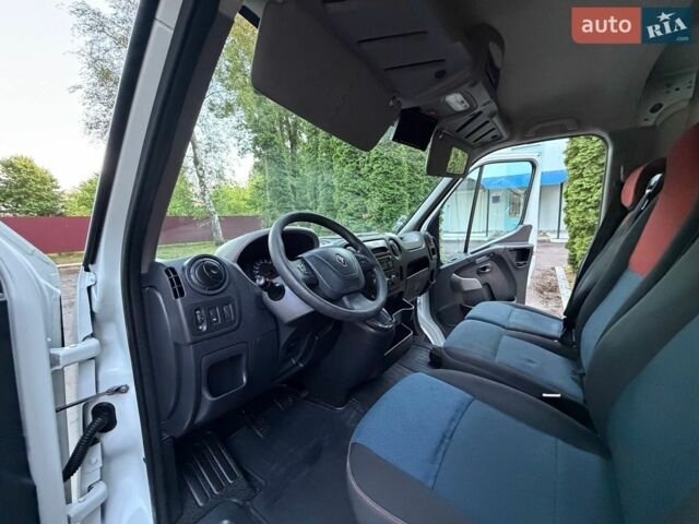 Белый Рено Мастер, объемом двигателя 2.3 л и пробегом 212 тыс. км за 17600 $, фото 38 на Automoto.ua