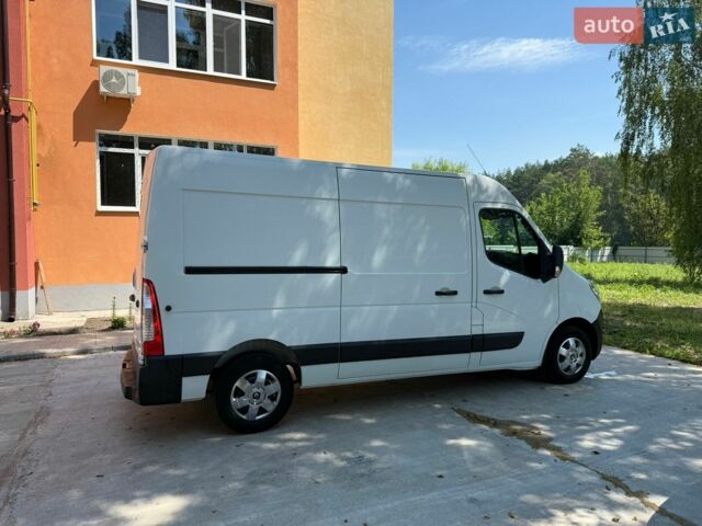 Белый Рено Мастер, объемом двигателя 2.3 л и пробегом 337 тыс. км за 13600 $, фото 3 на Automoto.ua