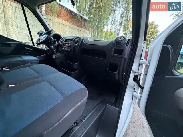 Белый Рено Мастер, объемом двигателя 2.3 л и пробегом 212 тыс. км за 17600 $, фото 56 на Automoto.ua