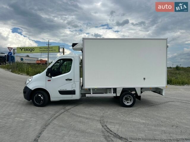 Белый Рено Мастер, объемом двигателя 2.3 л и пробегом 270 тыс. км за 22900 $, фото 3 на Automoto.ua