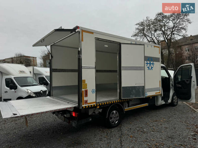 Белый Рено Мастер, объемом двигателя 0 л и пробегом 235 тыс. км за 19900 $, фото 16 на Automoto.ua