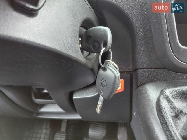 Белый Рено Мастер, объемом двигателя 2.3 л и пробегом 263 тыс. км за 14600 $, фото 54 на Automoto.ua