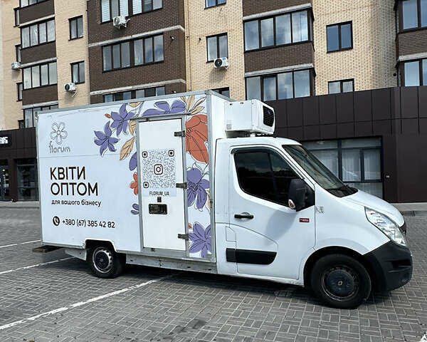 Белый Рено Мастер, объемом двигателя 2.3 л и пробегом 307 тыс. км за 14500 $, фото 3 на Automoto.ua