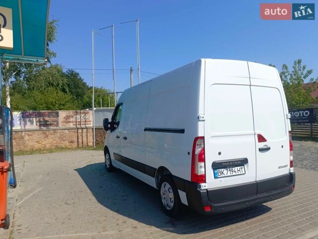 Белый Рено Мастер, объемом двигателя 2.3 л и пробегом 370 тыс. км за 15000 $, фото 3 на Automoto.ua