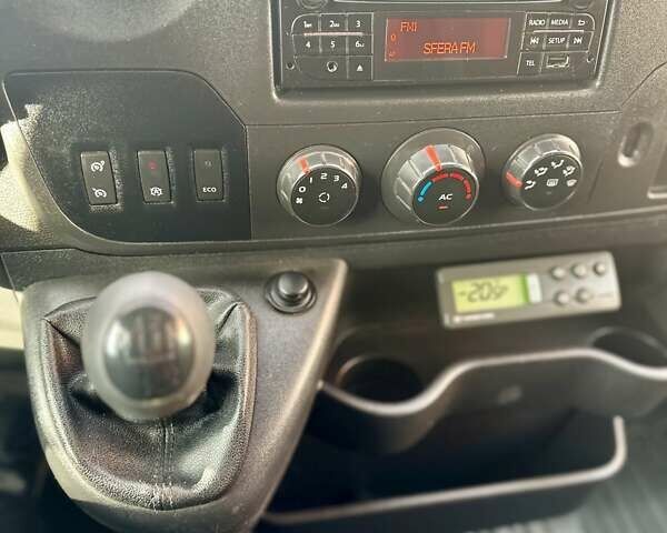 Білий Рено Мастєр, об'ємом двигуна 2.3 л та пробігом 296 тис. км за 18750 $, фото 37 на Automoto.ua