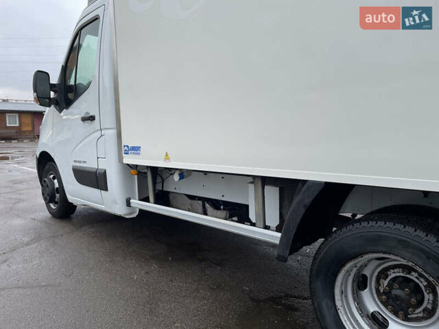 Белый Рено Мастер, объемом двигателя 2.3 л и пробегом 388 тыс. км за 21450 $, фото 4 на Automoto.ua