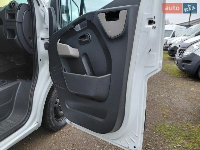 Белый Рено Мастер, объемом двигателя 2.3 л и пробегом 263 тыс. км за 14600 $, фото 48 на Automoto.ua