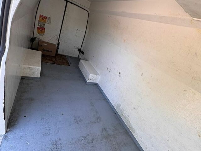 Білий Рено Мастєр, об'ємом двигуна 2.3 л та пробігом 450 тис. км за 16950 $, фото 10 на Automoto.ua