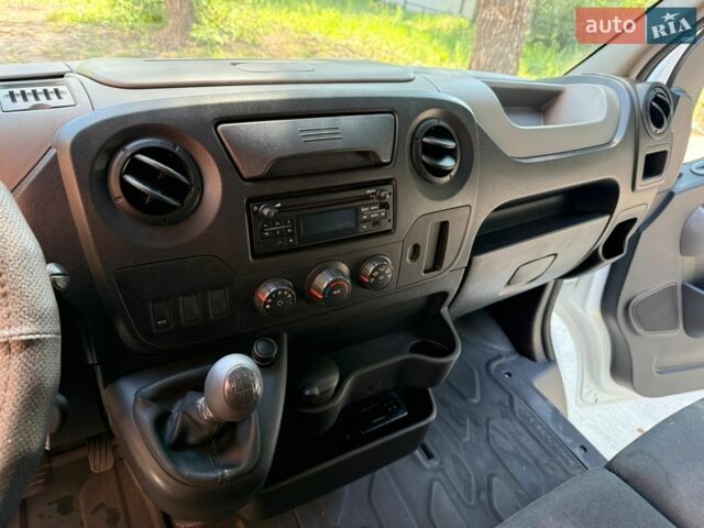 Белый Рено Мастер, объемом двигателя 2.3 л и пробегом 337 тыс. км за 13600 $, фото 18 на Automoto.ua