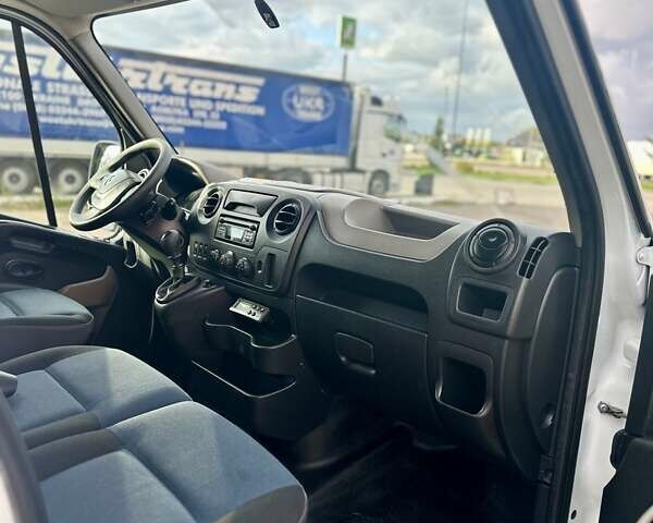 Белый Рено Мастер, объемом двигателя 2.3 л и пробегом 296 тыс. км за 18750 $, фото 32 на Automoto.ua