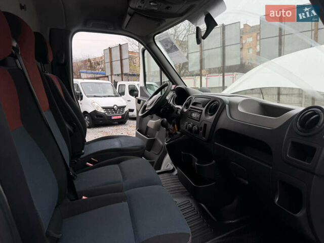 Белый Рено Мастер, объемом двигателя 0 л и пробегом 235 тыс. км за 19900 $, фото 25 на Automoto.ua