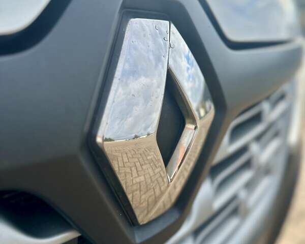 Белый Рено Мастер, объемом двигателя 2.3 л и пробегом 296 тыс. км за 18750 $, фото 21 на Automoto.ua