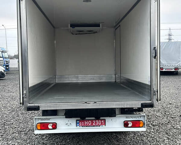 Белый Рено Мастер, объемом двигателя 2.3 л и пробегом 225 тыс. км за 23300 $, фото 3 на Automoto.ua