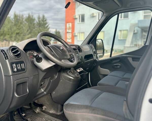 Белый Рено Мастер, объемом двигателя 2.3 л и пробегом 296 тыс. км за 18750 $, фото 26 на Automoto.ua