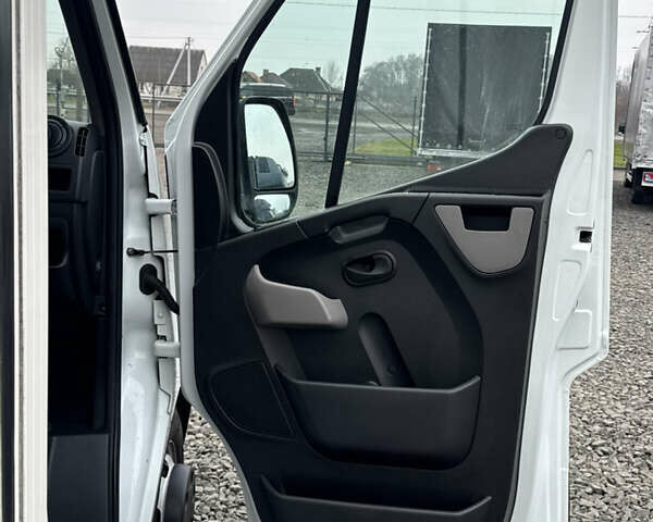 Белый Рено Мастер, объемом двигателя 2.3 л и пробегом 225 тыс. км за 23300 $, фото 29 на Automoto.ua