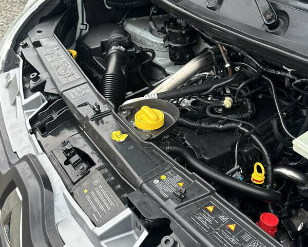 Белый Рено Мастер, объемом двигателя 2.3 л и пробегом 225 тыс. км за 23300 $, фото 17 на Automoto.ua